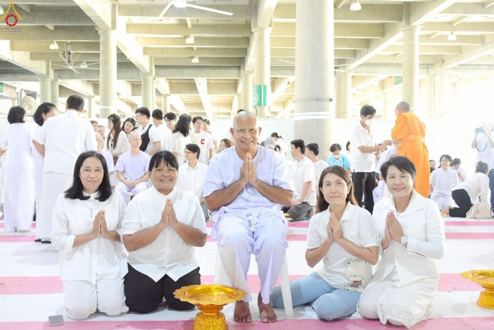 ภาพ No.248663:วันที่ 28 กันยายน พ.ศ. 2568 พิธีตัดปอยผม และปลงผม โครงการอุปสมบทบูชาธรรม 141 ปี พระมงคลเทพมุนี ณ วิหารคด วัดพระธรรมกาย