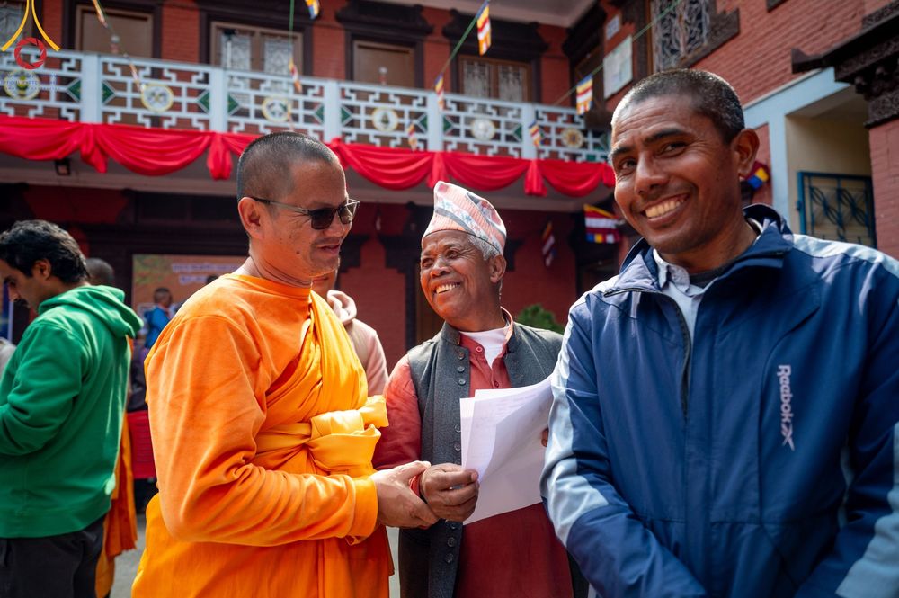 ภาพ No.209833:วันที่ 28 กุมภาพันธ์ พ.ศ.2568 พิธีเปิดโครงการบวชสามเณร พิธีถวายไทยธรรม พิธีขอขมามอบผ้าไตร  ณ เมืองปาตัน ประเทศเนปาล