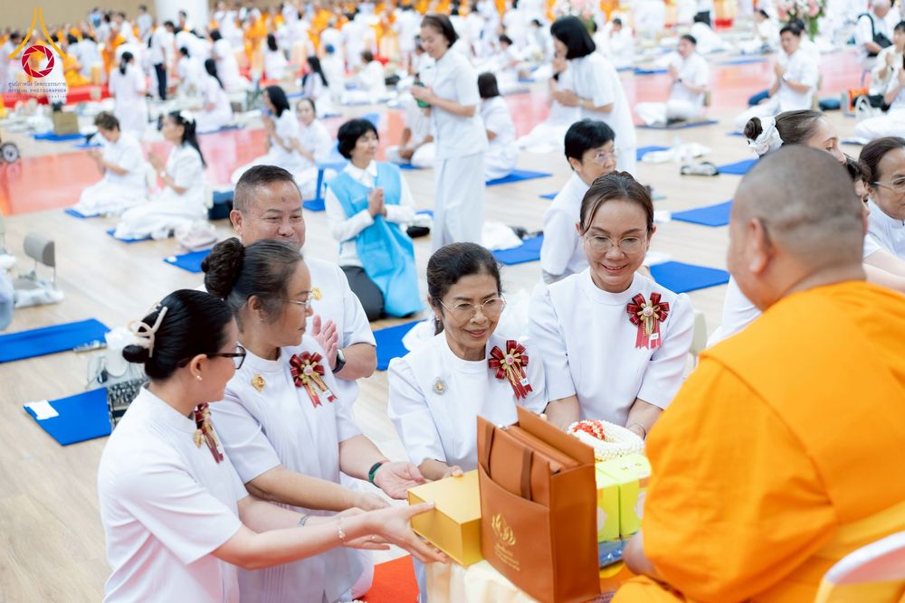 ภาพ No.272934:วันอาทิตย์ที่ 23 พฤศจิกายน พ.ศ.2568 พิธีมุทิตาสักการะ พระมหาเถระและพระเถระ ประจำปีพุทธศักราช 2568 ณ ห้องแก้วสารพัดนึก 2 สภาธรรมกายสากล  วัดพระธรรมกาย