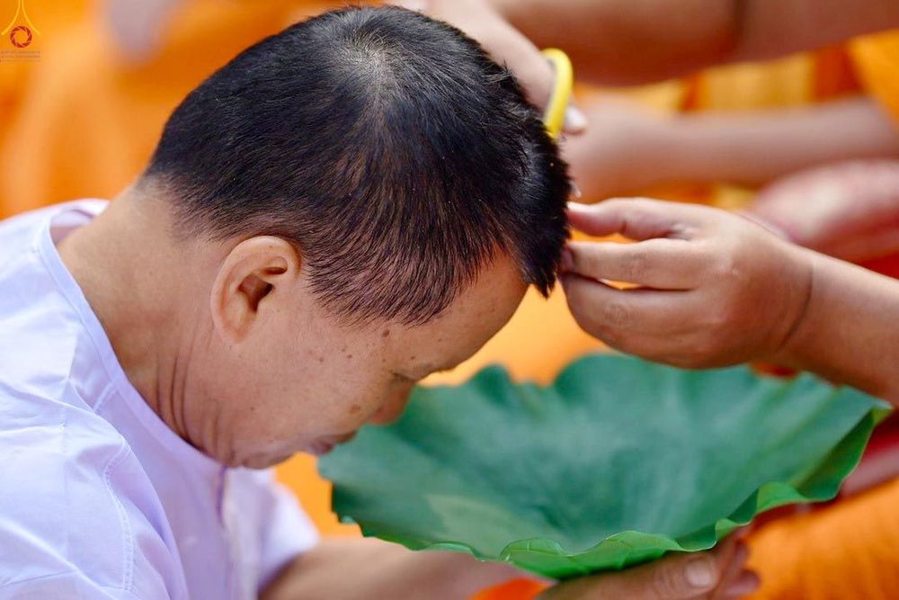 ภาพ No.280791:วันที่ 27 ธันวาคม พ.ศ. 2568  พิธีปลงผมนาคธรรมทายาท โครงการอุปสมบทหมู่บูชาธรรม 81 ปี หลวงพ่อธัมมชโย  ณ สมาคมพุทธ เขตตงช้ง ฮ่องกง