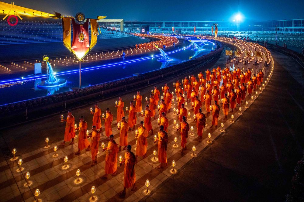 ภาพ No.312275:วันอังคารที่ 3 มีนาคม พ.ศ.2569 พิธีเวียนประทักษิณและจุดมาฆประทีป (ภาพชุดที่ 2) ณ ลานธรรมพระมหาธรรมกายเจดีย์ วัดพระธรรมกาย