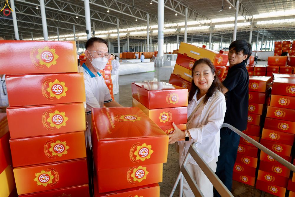 ภาพ No.320559:วันที่ 10 เมษายน พ.ศ.2569 การเตรียมกล่องไทยธรรม เพื่องานถวายมหาสังฆทาน 40,000 กว่าวัดทั่วประเทศ วันคุ้มครองโลก 22 เมษายน พ.ศ.2569 วัดพระธรรมกาย