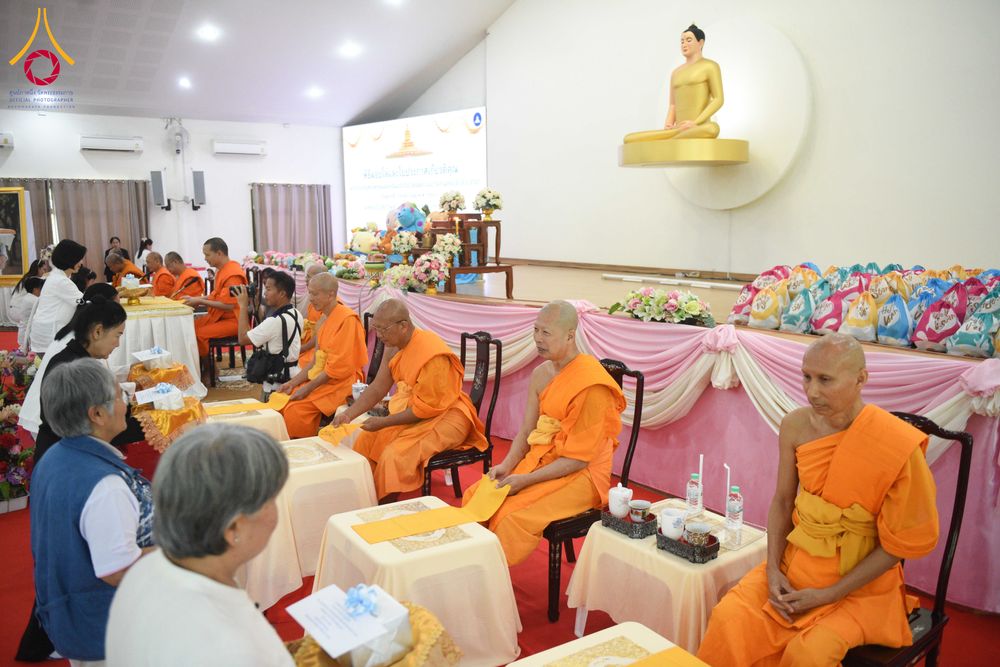 ภาพ No.282040:วันศุกร์ที่ 19 ธันวาคม พ.ศ. 2568 พิธีมอบโล่และใบประกาศเกียรติคุณ โครงการเจริญพระพุทธมนต์ธัมมจักกัปปวัตตนสูตร และวันรวมพลังเด็กดีV-Star ดาวแห่งความดี ผู้นำฟื้นฟูศีลธรรมโลกจังหวัดสระบุรี ณ ศูนย์ปฏิบัติธรรมสระบุรี