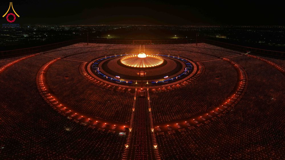 ภาพ No.312448:วันอังคารที่ 3 มีนาคม พ.ศ.2569 พิธีเวียนประทักษิณและจุดมาฆประทีป (ภาพชุดที่ 2) ณ ลานธรรมพระมหาธรรมกายเจดีย์ วัดพระธรรมกาย