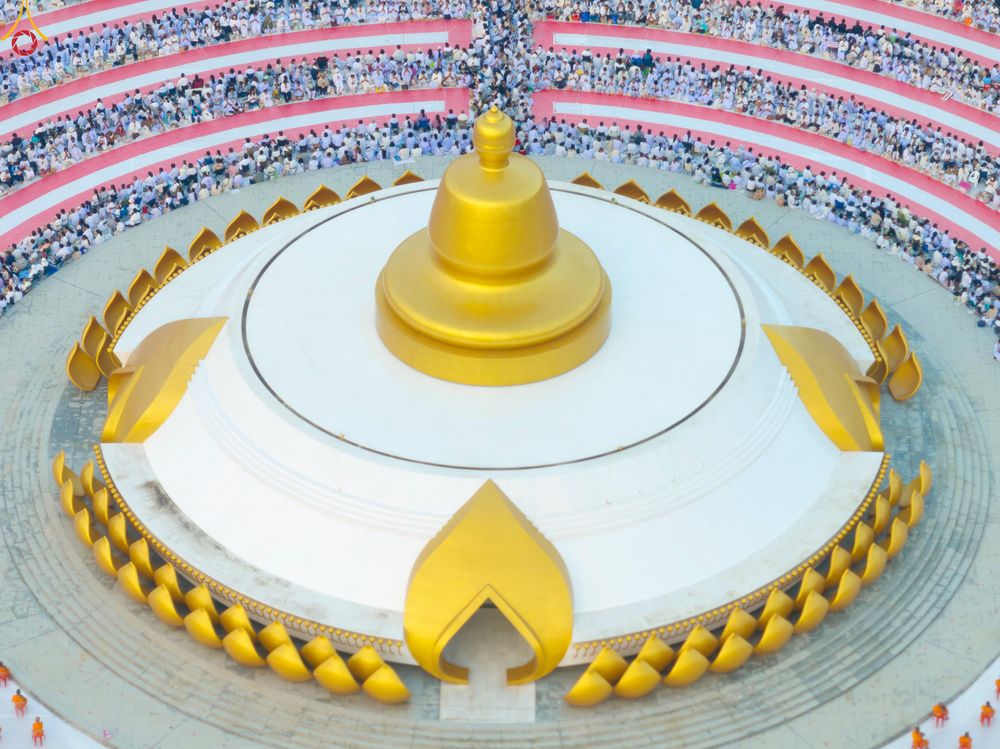 ภาพ No.302476:วันที่ 24 มกราคม พ.ศ. 2569 พิธีตักบาตรพระธรรมยาตรา ณ อนุสรณ์สถานลำดับที่ 5 สถานที่เผยแผ่วิชชาธรรมกายครั้งแรก อนุสรณ์สถานบางปลา วัดบางปลา อำเภอบางเลน จังหวัดนครปฐม ในโครงการธรรมยาตรา กตัญญูบูชา มหาปูชนียาจารย์ พระมงคลเทพมุนี(สด จนฺทสโร) พระผู้ปราบมาร อนุส