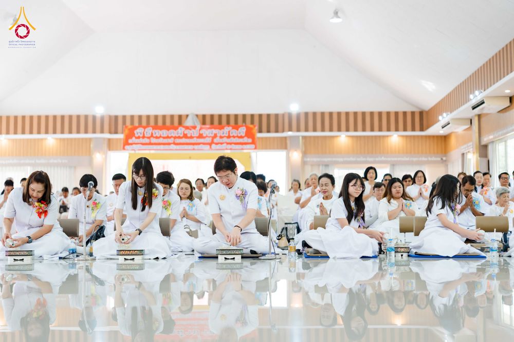 ภาพ No.346521:วันอาทิตย์ที่ 30 สิงหาคม พ.ศ.2569 พิธีทอดผ้าป่า สวดธรรมจักรกัปปวัตนสูตรกลั่นแผ่นดินโปรยรัตนชาติ  สถาปนาองค์พระเจดีย์เพื่อสร้างสันติภาพโลก  ณ ศูนย์ปฏิบัติธรรมพนมสารคาม (เพชรตะวัน) จังหวัดฉะเชิงเทรา