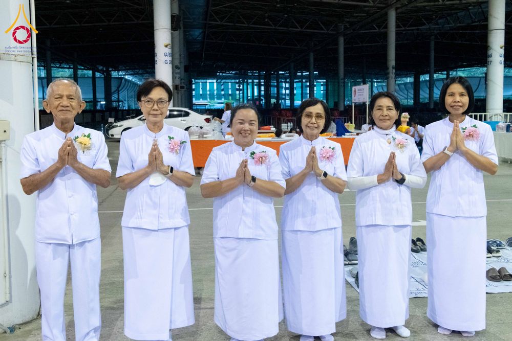 ภาพ No.303094:วันที่ 26 มกราคม พ.ศ. 2569 พิธีถวายภัตตาหารเป็นสังฆทาน แด่พระธรรมยาตรา ณ วัดพระธรรมกาย  จังหวัดปทุมธานี ในโครงการธรรมยาตรา กตัญญูบูชา มหาปูชนียาจารย์ พระมงคลเทพมุนี(สด จนฺทสโร) พระผู้ปราบมาร อนุสรณ์สถาน 7 แห่ง ปีที่ 14