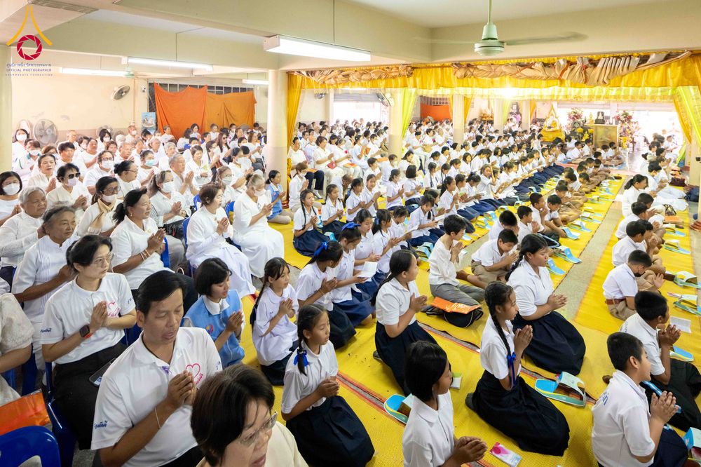 ภาพ No.304324:วันที่ 27 มกราคม พ.ศ. 2569 พิธีทอดผ้าป่าทำนุบำรุงศาสนสถาน ณ วัดไทยเจริญ อ.บางกรวย จ.นนทบุรี ในโครงการธรรมยาตรา กตัญญูบูชา มหาปูชนียาจารย์ พระมงคลเทพมุนี(สด จนฺทสโร) พระผู้ปราบมาร อนุสรณ์สถาน 7 แห่ง ปีที่ 14