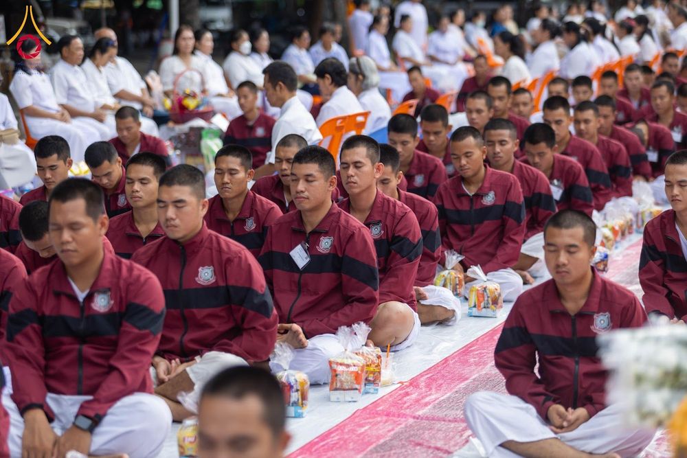 ภาพ No.351458:วันที่ 22 กันยายน พ.ศ. 2569  พิธีตักบาตรสามเณรธรรมทายาท โครงการบรรพชาพัฒนาคุณธรรม จริยธรรม  สำหรับนักเรียนนายสิบตำรวจ (นสต.) รุ่นที่ 16 ศูนย์ฝึกอบรมตำรวจภูธรภาค 1  ณ วัดพระพุทธบาทราชวรมหาวิหาร