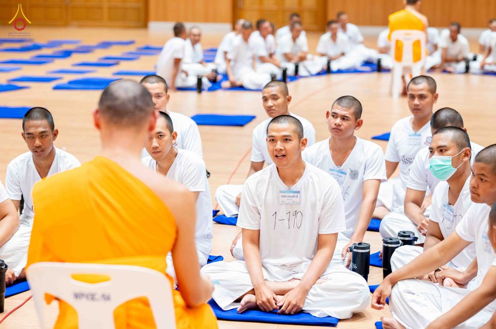 ภาพ No.341084:วันที่ 26 กรกฎาคม พ.ศ. 2569 โครงการพัฒนาคุณธรรม จริยธรรม สำหรับนักเรียนนายสิบตำรวจ (นสต.) รุ่นที่ 17 ศูนย์ฝึกอบรมตำรวจภูธรภาค 1 ได้จัดกิจกรรม ตักบาตรเพื่อน้อมอุทิศถวายเพื่อเป็นพระราชกุศลฯ  และปฏิบัติธรรม ติวธรรมมะ ณ ศูนย์ปฏิบัติธรรมเวิล์ดพีช วัลเล่ย์ (Wo