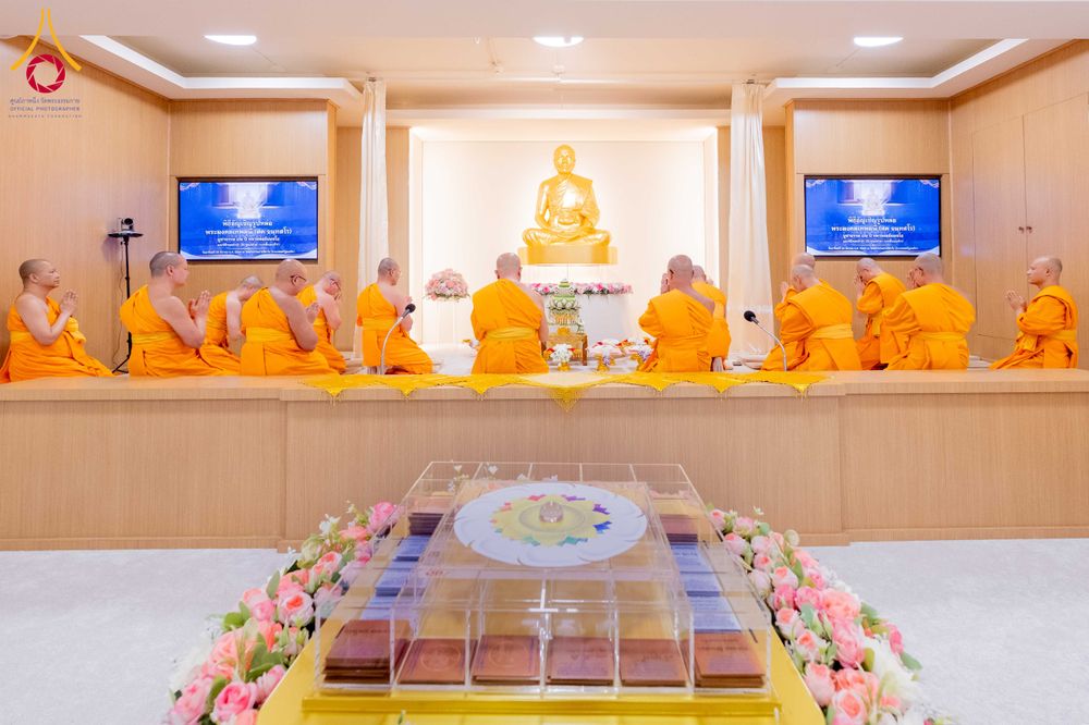 ภาพ No.319187:วันที่ 29 มีนาคม พ.ศ.2569 พิธีอัญเชิญรูปหล่อพระมงคลเทพมุนี (สด จนฺทสโร) ประดิษฐาน ณ ห้องปฏิบัติธรรม “มงคลรัตนโชติ”  วัดพระธรรมกายชิคาโก ประเทศสหรัฐอเมริกา