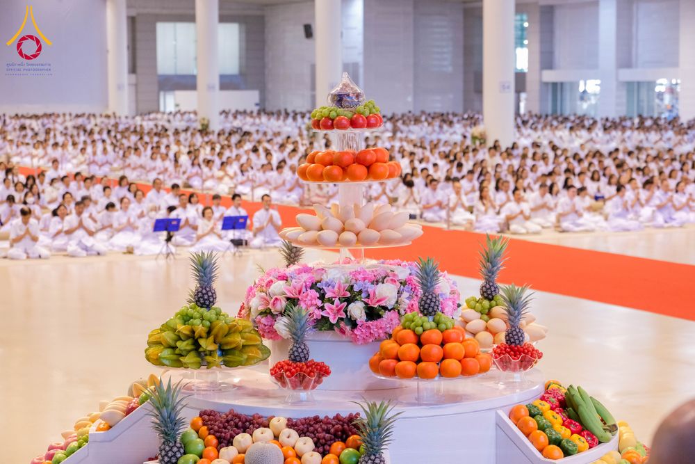 ภาพ No.287620:วันที่ 1 มกราคม พ.ศ. 2569 พิธีบูชาข้าวพระ ณ สภาธรรมกายสากล วัดพระธรรมกาย