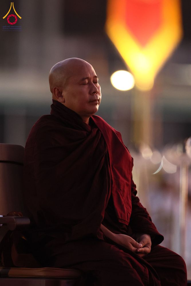 ภาพ No.312183:วันอังคารที่ 3 มีนาคม พ.ศ.2569 พิธีเวียนประทักษิณและจุดมาฆประทีป ณ ลานธรรมพระมหาธรรมกายเจดีย์ วัดพระธรรมกาย