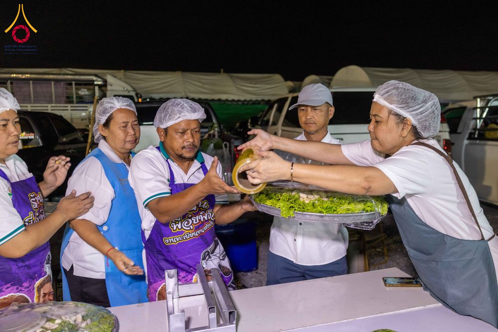 ภาพ No.301674:วันที่ 24 มกราคม พ.ศ. 2569 พิธีถวายภัตตาหารเป็นสังฆทาน แด่พระธรรมยาตรา ณ อนุสรณ์สถานบางปลา วัดบางปลา อำเภอบางเลน จังหวัดนครปฐม ในโครงการธรรมยาตรา กตัญญูบูชา มหาปูชนียาจารย์ พระมงคลเทพมุนี(สด จนฺทสโร) พระผู้ปราบมาร อนุสรณ์สถาน 7 แห่ง ปีที่ 14