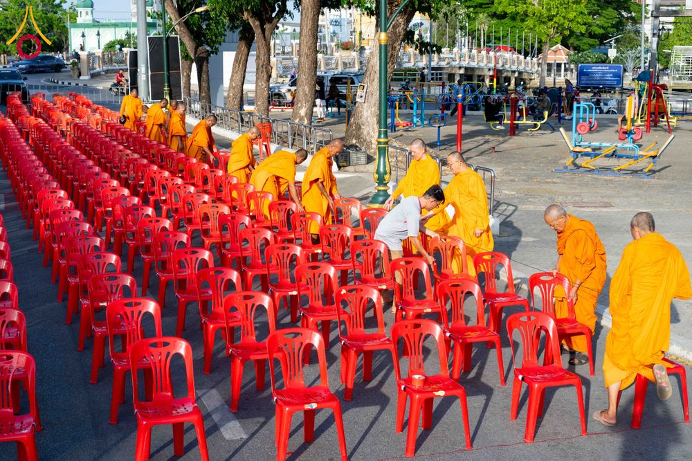 ภาพ No.329462:วันอาทิตย์ที่ 24 พฤษภาคม พ.ศ. 2569 พิธีตักบาตรพระ 1,000 รูป เพื่อถวายเป็นพุทธบูชาในเทศกาลวิสาขบูชาโลก และ ถวายเป็นพระราชกุศล  ณ ลานศิลปวัฒนธรรม เมืองปัตตานี จ.ปัตตานี