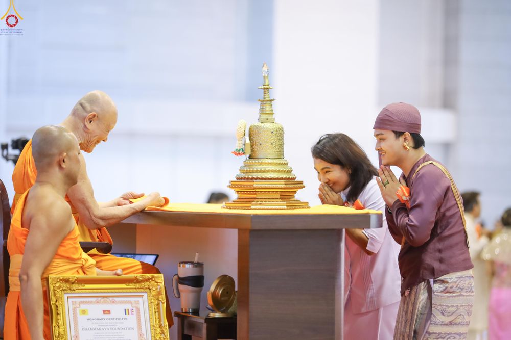 ภาพ No.327760:วันที่ 3 พฤษภาคม พ.ศ.2569 พิธีรับมอบพระบรมสารีริกธาตุ จากสาธารณรัฐแห่งสหภาพเมียนมา ณ ห้องแก้วสารพัดนึก วัดพระธรรมกาย