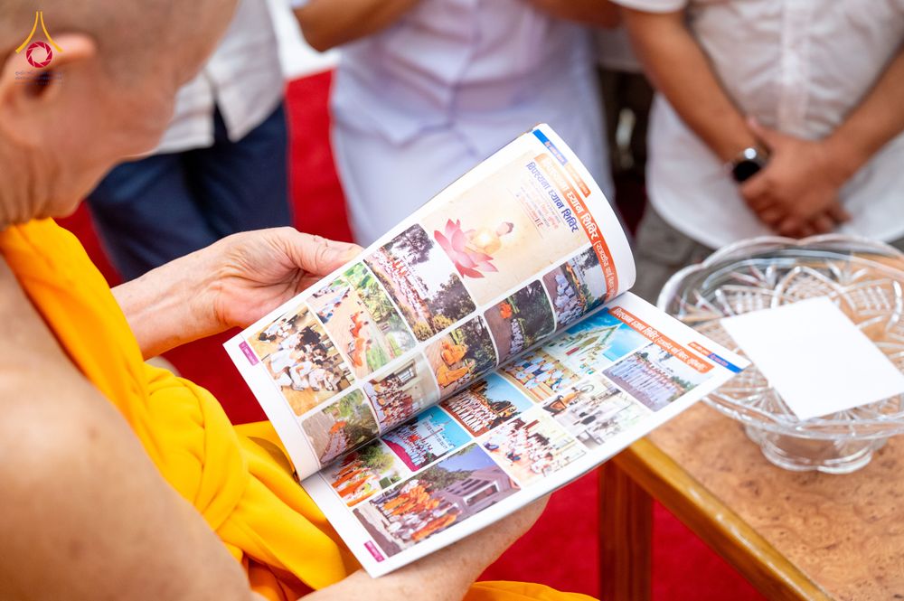 ภาพ No.325553:วันที่ 23 เมษายน พ.ศ.2569 หลวงพ่อทัตตชีโว รองเจ้าอาวาสวัดพระธรรมกาย ถวายการต้อนรับและปฏิสันถารคณะสงฆ์เมียนมาร์และเนปาล