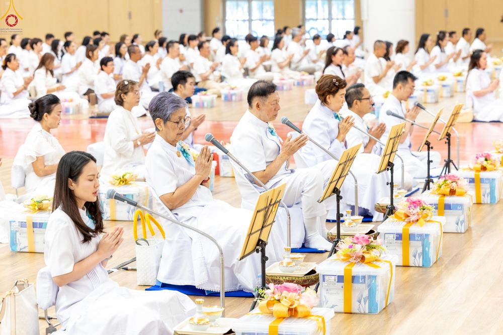 ภาพ No.280575:วันที่ 28 ธันวาคม พ.ศ.2568 พิธีถวายอุปกรณ์ทำความสะอาด ณ ห้องแก้วสารพัดนึก วัดพระธรรมกาย