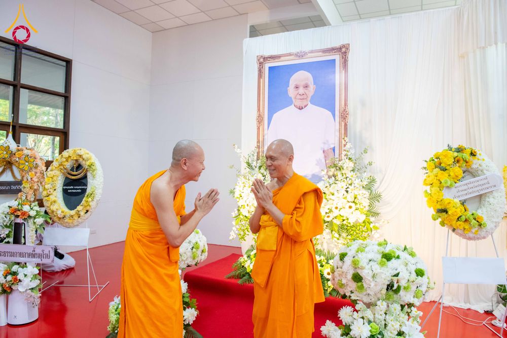 ภาพ No.314704:วันเสาร์ที่ 21 มีนาคม พ.ศ. 2569 พิธีบำเพ็ญกุศล คุณพ่อณรงค์ จินตมากุล  สิริอายุ 99 ปี 11 เดือน โยมบิดา พระครูปลัดรัตนวีรวัฒน์ (รังสฤษดิ์ อิทฺธิจินตโก) ที่ปรึกษาเจ้าคณะจังหวัดปทุมธานี เจ้าอาวาสวัดพระธรรมกาย  ณ ห้องปลูกศรัทธา 2 วัดพระธรรมกาย ปทุมธานี