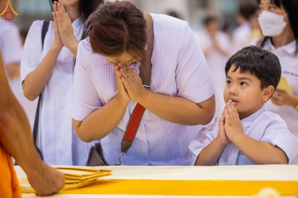 ภาพ No.136794:พิธีตักบาตร พิธีบูชาข้าวพระ ในวันอาทิตย์ต้นเดือนที่ 5 พฤษภาคม พ.ศ. 2567 ณ วัดพระธรรมกาย จ.ปทุมธานี