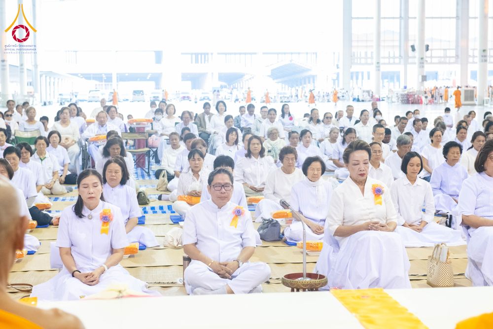 ภาพ No.287215:วันที่ 3 มกราคม พ.ศ.2569 พิธีถวายภัตตาหารเป็นสังฆทาน แด่พระธรรมยาตรา ณ วัดพระธรรมกาย  จังหวัดปทุมธานี ในโครงการธรรมยาตรา กตัญญูบูชา มหาปูชนียาจารย์ พระมงคลเทพมุนี(สด จนฺทสโร) พระผู้ปราบมาร อนุสรณ์สถาน 7 แห่ง ปีที่ 14