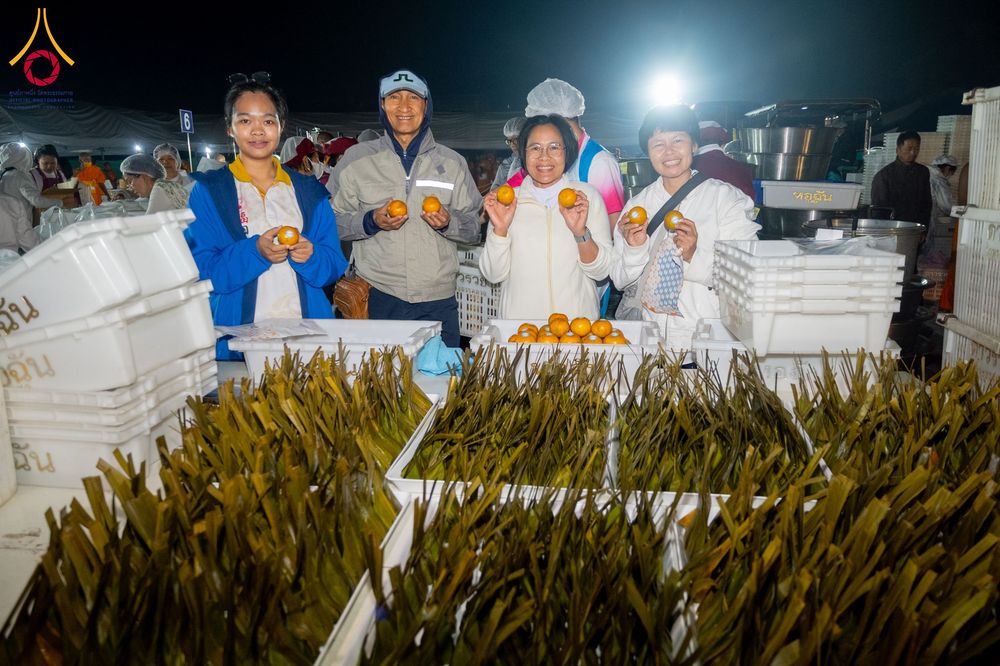 ภาพ No.291296:วันที่ 10 มกราคม พ.ศ. 2569 พิธีถวายภัตตาหารเป็นสังฆทาน แด่พระธรรมยาตรา ณ อนุสรณ์สถานคลองบางนางแท่น อ.สามพราน จ.นครปฐม ในโครงการธรรมยาตรา กตัญญูบูชา มหาปูชนียาจารย์ พระมงคลเทพมุนี(สด จนฺทสโร) พระผู้ปราบมาร อนุสรณ์สถาน 7 แห่ง ปีที่ 14