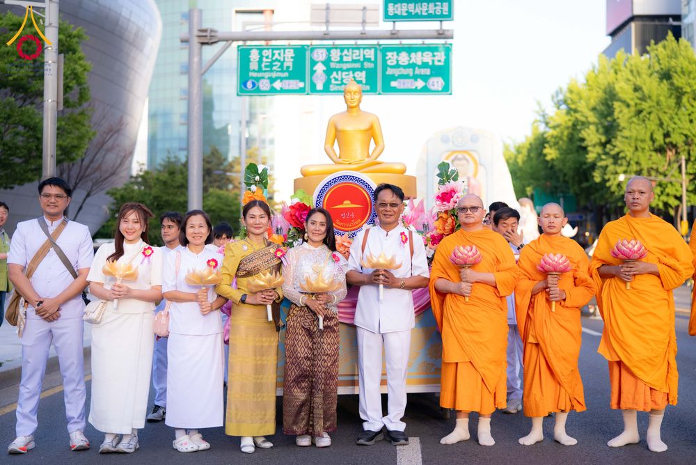 ภาพ No.328953:วันเสาร์ที่ 16 พฤษภาคม พ.ศ.2569 งานเทศกาลโคมวิสาขบูชานานาชาติ หรือ ยอนดึงฮเว  연등회 (Lotus Lantern Festival) ประจำปี 2569 ประเทศเกาหลีใต้