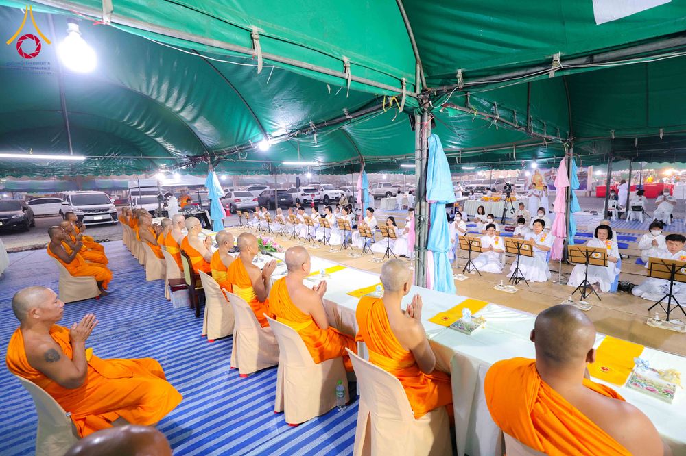 ภาพ No.298608:วันที่ 20 มกราคม พ.ศ. 2569 พิธีถวายภัตตาหารเป็นสังฆทาน แด่พระธรรมยาตรา ณ อนุสรณ์สถานบางปลา วัดบางปลา อำเภอบางเลน จังหวัดนครปฐม ในโครงการธรรมยาตรา กตัญญูบูชา มหาปูชนียาจารย์ พระมงคลเทพมุนี(สด จนฺทสโร) พระผู้ปราบมาร อนุสรณ์สถาน 7 แห่ง ปีที่ 14