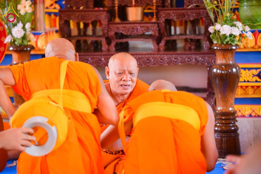 ภาพ No.285171:วันเสาร์ที่ 6 ธันวาคม พ.ศ.2568  พิธีอุปสมบทธรรมทายาท โครงการบรรพชาอุปสมบทหมู่  รุ่นบูชาธรรมมหาปูชนียาจารย์ ประจำปี 2568 ศูนย์ปฏิบัติธรรมและศูนย์อบรมเยาวชนเพชรบุรี อ.ท่ายาง จ.เพชรบุรี ณ วัดศีลคุณาราม อ.เขาย้อย เพชรบุรี