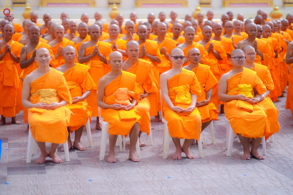 ภาพ No.280448:วันที่ 4 ธันวาคม พ.ศ. 2568 พิธีอุปสมบทหมู่ ในโครงการบวชบูชาธรรมมหาปูชนียาจารย์ 4 วัด ในจังหวัดบุรีรัมย์