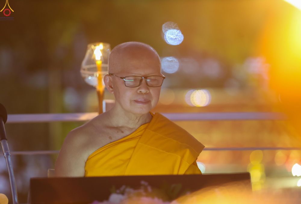 ภาพ No.302894:วันที่ 24 มกราคม พ.ศ. 2569 พิธีจุดประทีปธรรมถวายเป็นพุทธบูชา  และบูชาธรรมมหาปูชนียาจารย์  ณ อาคารธรรมยาตรา กตัญญูบูชามหาปูชนียาจารย์  ตรงข้ามวัดปากน้ำภาษีเจริญ จ.กรุงเทพมหานคร ในโครงการธรรมยาตรา กตัญญูบูชา มหาปูชนียาจารย์ พระมงคลเทพมุนี(สด จนฺทสโร) พระผู