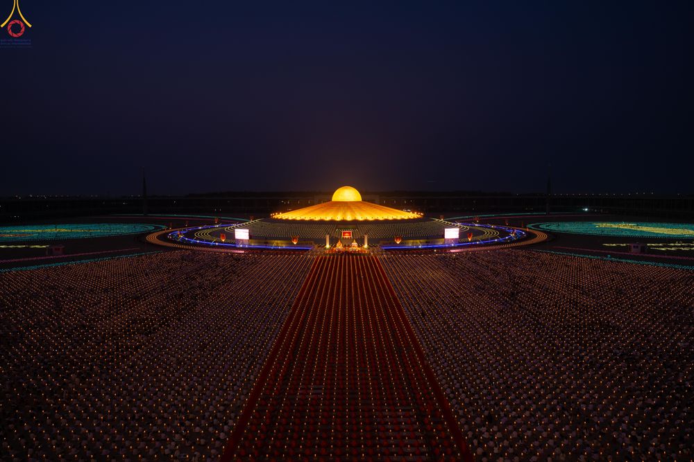 ภาพ No.308019:วันที่ 31 มกราคม พ.ศ. 2569 พิธีจุดประทีปธรรมถวายเป็นพุทธบูชา  และบูชาธรรมมหาปูชนียาจารย์ (ภาพชุดที่ 3) ณ วัดพระธรรมกาย ปทุมธานี ในโครงการธรรมยาตรา กตัญญูบูชา มหาปูชนียาจารย์ พระมงคลเทพมุนี(สด จนฺทสโร) พระผู้ปราบมาร อนุสรณ์สถาน 7 แห่ง ปีที่ 14