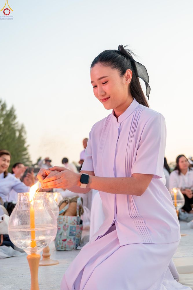 ภาพ No.292105:วันที่ 10 มกราคม พ.ศ. 2569 พิธีจุดประทีปถวายเป็นพุทธบูชา และบูชาธรรมมหาปูชนียาจารย์  ณ อนุสรณ์สถานคลองบางนางแท่น อ.สามพราน จ.นครปฐม ในโครงการธรรมยาตรา กตัญญูบูชา มหาปูชนียาจารย์ พระมงคลเทพมุนี(สด จนฺทสโร) พระผู้ปราบมาร อนุสรณ์สถาน 7 แห่ง ปีที่ 14