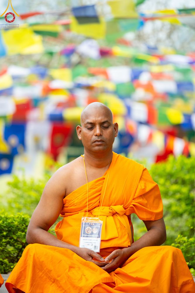 ภาพ No.314642:วันที่ 20 มีนาคม พ.ศ. 2569 พระอาจารย์ แนะนำการปฏิบัติธรรมให้แก่สามเณร  โครงการบรรพชาสามเณร 500 รูป เนปาล ณ วิหารมายาเทวี ประเทศเนปาล