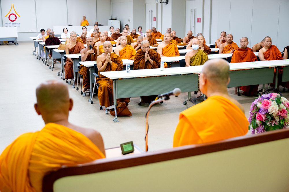 ภาพ No.323351:หลวงพ่อทัตตชีโว รองเจ้าอาวาสวัดพระธรรมกาย ถวายการต้อนรับปฏิสันถารคณะสงฆ์จากประเทศศรีลังกา