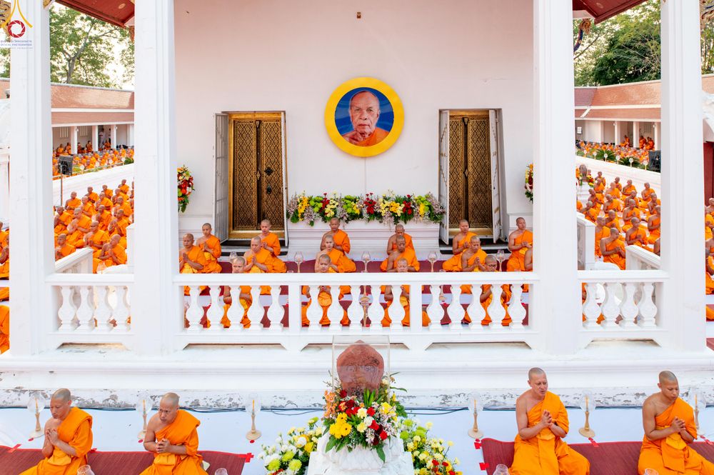 ภาพ No.296994:วันที่ 17 มกราคม พ.ศ. 2569 พิธีจุดประทีปถวายเป็นพุทธบูชา และบูชาธรรมมหาปูชนียาจารย์  ณ วัดโบสถ์บน ต.บางคูเวียง จ.นนทบุรี อนุสรณ์สถานลำดับที่ 4 สถานที่เกิดด้วยกายธรรม ในโครงการธรรมยาตรา กตัญญูบูชา มหาปูชนียาจารย์ พระมงคลเทพมุนี(สด จนฺทสโร) พระผู้ปราบมาร อ