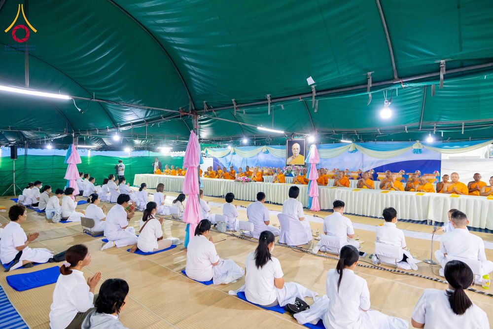 ภาพ No.300218:วันที่ 22 มกราคม พ.ศ. 2569 พิธีถวายภัตตาหารเป็นสังฆทาน แด่พระธรรมยาตรา ณ อนุสรณ์สถานบางปลา วัดบางปลา อำเภอบางเลน จังหวัดนครปฐม ในโครงการธรรมยาตรา กตัญญูบูชา มหาปูชนียาจารย์ พระมงคลเทพมุนี(สด จนฺทสโร) พระผู้ปราบมาร อนุสรณ์สถาน 7 แห่ง ปีที่ 14