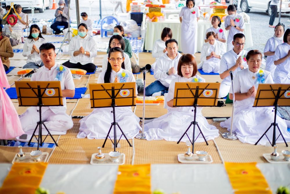 ภาพ No.192503:พิธีถวายภัตตาหารเป็นสังฆทาน แด่พระธรรมยาตรา ณ อนุสรณ์สถานคลองบางนางแท่น อ.สามพราน จ.นครปฐม ในโครงการธรรมยาตรา กตัญญูบูชา มหาปูชนียาจารย์ พระมงคลเทพมุนี(สด จนฺทสโร) พระผู้ปราบมาร อนุสรณ์สถาน 7 แห่ง ปีที่ 13 วันที่ 10 มกราคม พ.ศ. 2568