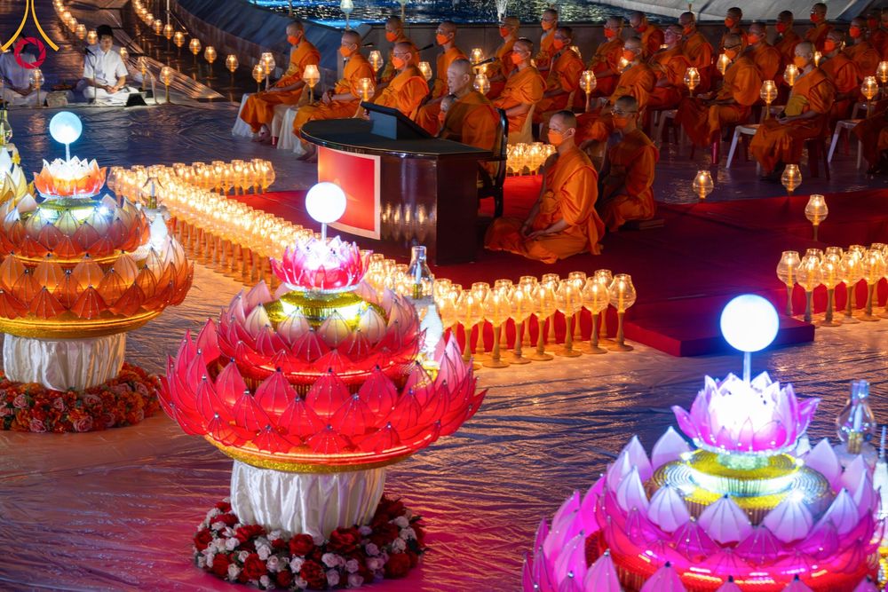 ภาพ No.97117:พิธีลอยกระทงธรรม ณ สระเศรษฐีทะเลบุญ มหาวิหารพระมงคลเทพมุนี (สด จนฺทสโร) และพิธีสวดธรรมจักร ครบ 5,899,999,999 จบ เนื่องในวันลอยกระทง วันพระขึ้น 15 ค่ำ เดือน 12 ณ วัดพระธรรมกาย จ.ปทุมธานี วันที่ 27 พฤศจิกายน พ.ศ. 2566
