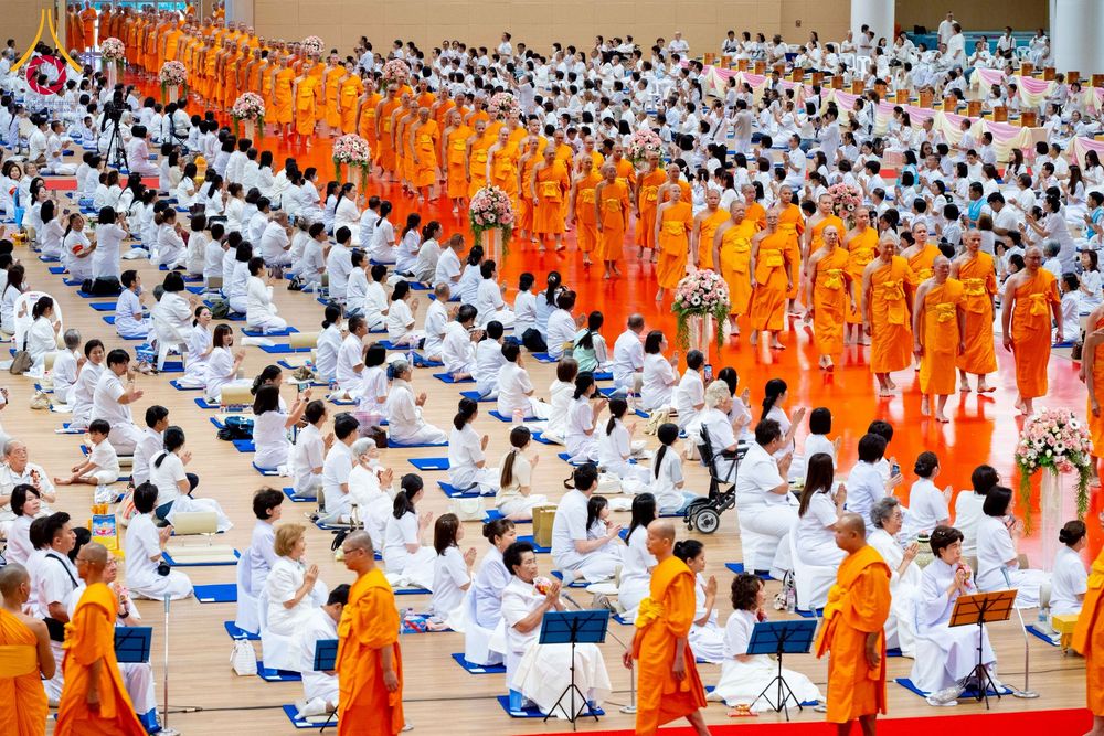 ภาพ No.272836:วันอาทิตย์ที่ 23 พฤศจิกายน พ.ศ.2568 พิธีมุทิตาสักการะ พระมหาเถระและพระเถระ ประจำปีพุทธศักราช 2568 ณ ห้องแก้วสารพัดนึก 2 สภาธรรมกายสากล  วัดพระธรรมกาย