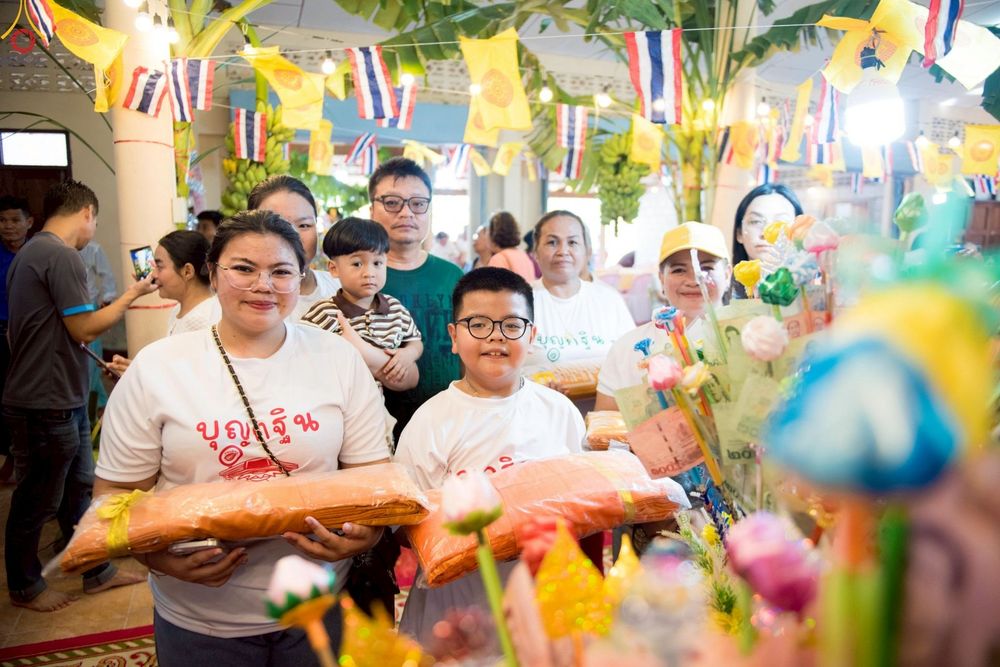 ภาพ No.262801:วันที่ 19 ตุลาคม พ.ศ. 2568 พิธีทอดกฐินสามัคคีทั่วไทย 30,000 วัด โดยคณะศิษยานุศิษย์ บูชาธรรม 81 ปี หลวงพ่อธัมมชโย ณ วัดนาหนอง ต.นาหูกวาง อ.ทับสะแก จ.ประจวบคีรีขันธ์