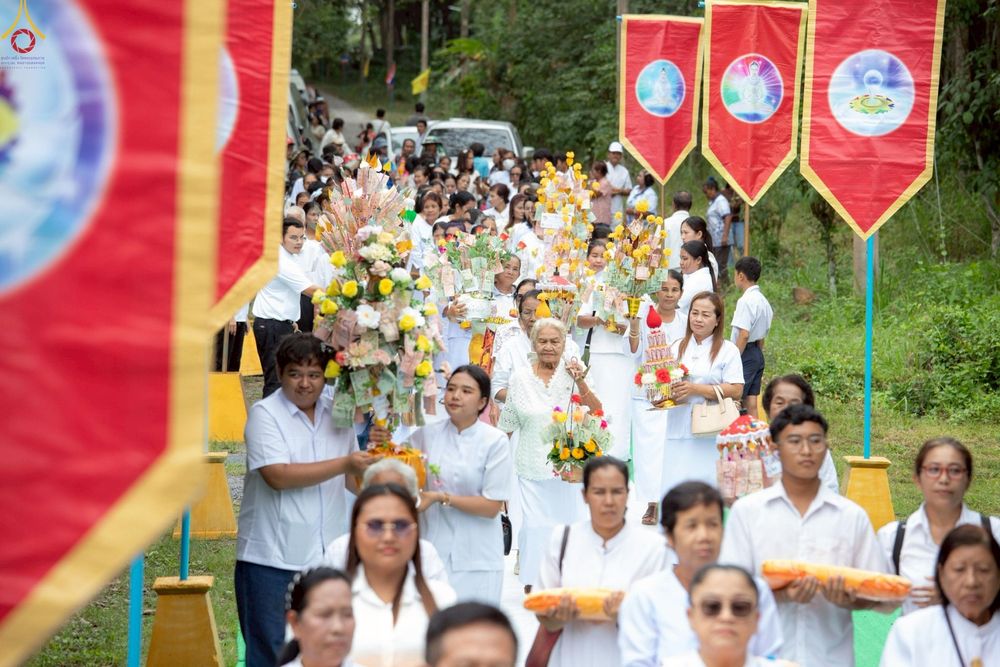 ภาพ No.263799:วันที่ 23 ตุลาคม พ.ศ. 2568 พิธีทอดกฐินสามัคคีทั่วไทย 30,000 วัด โดยคณะศิษยานุศิษย์ บูชาธรรม 81 ปี หลวงพ่อธัมมชโย ณ ธุดงคสถานสุราษฎร์ธานี ต.ขุนทะเล อ.เมือง จ.สุราษฎร์ธานี