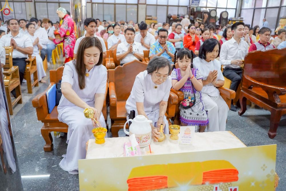 ภาพ No.250738:วันพุธที่ 8 ตุลาคม พ.ศ. 2568 พิธีทอดกฐินสามัคคีทั่วไทย 30,000 วัด โดยคณะศิษยานุศิษย์ บูชาธรรม 81 ปี หลวงพ่อธัมมชโย ณ วัดชมนิมิตร อ.พระประแดงจ.สมุทรปราการ