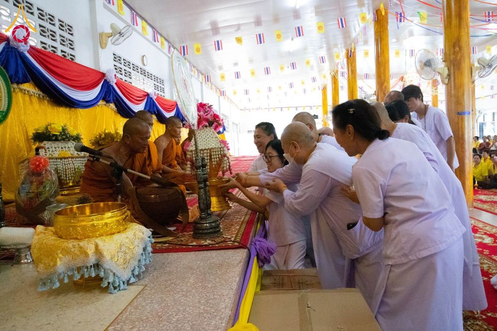 ภาพ No.178552:พิธีทอดกฐิน ณ วัดหนองแกประชาสรรค์ ต.หนองปลาไหล อ.หนองปรือ จ.กาญจนบุรี ในโครงการกฐินสามัคคีทั่วไทย 30,000 วัด บูชาธรรม 80 ปี หลวงพ่อธัมมชโย โดยคณะศิษยานุศิษย์วัดพระธรรมกาย วันที่ 20 ตุลาคม พ.ศ. 2567