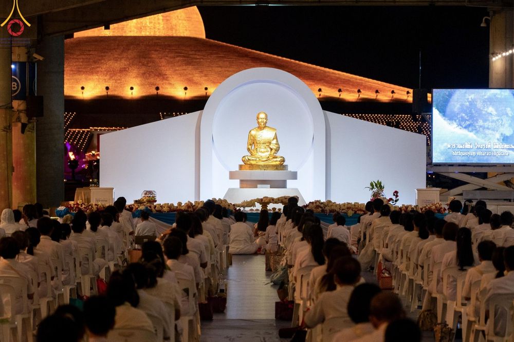 ภาพ No.160953:พิธีฉลองชัยสวดมนต์บทธัมมจักกัปปวัตนสูตร ครบ 6,788,140,140 จบ ณ มหารัตนวิหารคด วัดพระธรรมกาย วันที่ 10 ตุลาคม พศ. 2567
