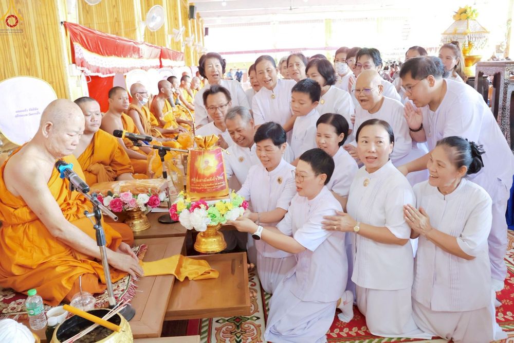 ภาพ No.265557:วันที่ 25 ตุลาคม พ.ศ. 2568 พิธีทอดกฐินสามัคคีทั่วไทย ณ วัดบางพึ่ง อ.พระประแดง จ.สมุทรปราการ โดยคณะศิษยานุศิษย์ บูชาธรรม 81 ปี หลวงพ่อธัมมชโย