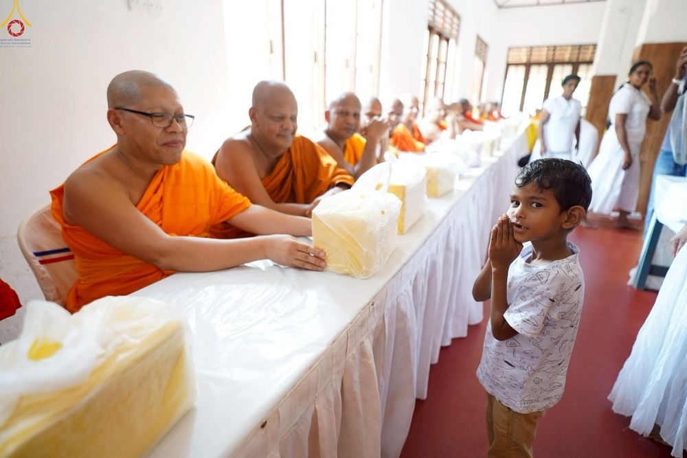 ภาพ No.264850:วันที่ 17 ตุลาคม พ.ศ. 2568 กฐินสมทบต่างประเทศ บูชาธรรม 81 ปี หลวงพ่อธัมมชโย ณ วัดศรีบุปผาราม เมืองปัลเลโปลา ประเทศศรีลังกา 