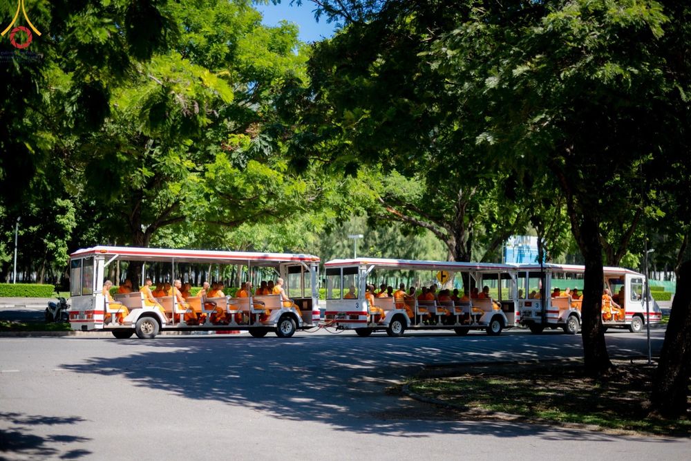 ภาพ No.147713:พิธีถวายภัตตาหารเมนูสวรรค์ ในพรรษาแห่งการเข้าถึงธรรม วันเสาร์ที่ 10 สิงหาคม พ.ศ. 2567 ณ หอฉันคุณยายอาจารย์ฯ วัดพระธรรมกาย