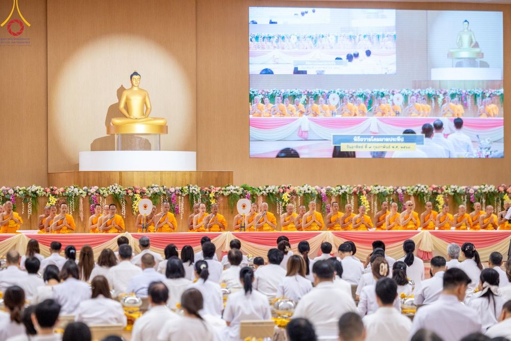 ภาพ No.206854:พิธีถวายโคมมาฆประทีป น้อมถวายเป็นพุทธบูชา แด่คณะพระภิกษุ สามเณร วัดพระธรรมกาย วันอาทิตย์ที่ 9 กุมภาพันธ์ พ.ศ. 2568 ณ ห้องแก้วสารพัดนึก 2 สภาธรรมกายสากล วัดพระธรรมกาย จังหวัดปทุมธานี
