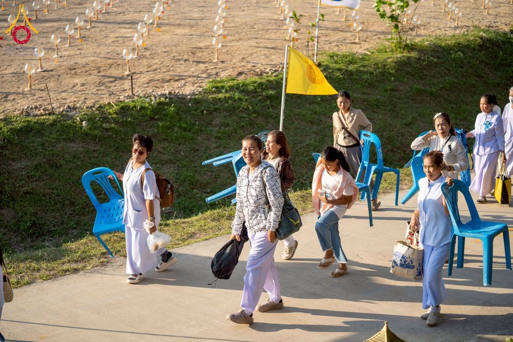 ภาพ No.275049:วันอาทิตย์ที่ 30 พฤศจิกายน พ.ศ. 2568 พิธีตอกเสาเข็ม "สร้างองค์พระเจดีย์เพื่อสร้างสันติภาพโลก" ต้นสุดท้าย ณ ศูนย์ปฏิบัติธรรมระยอง (บ้านช่องลม)